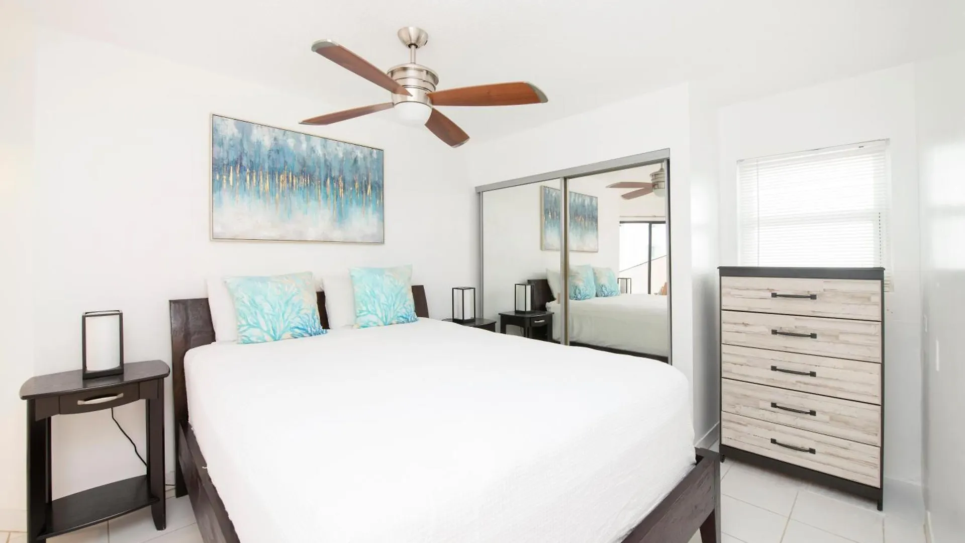 Cayman Reef Resort #52 George Town