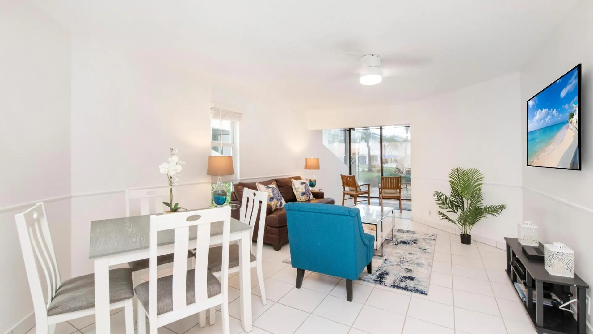 Cayman Reef Resort #52 George Town